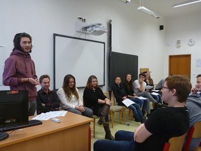 Beseda s vysokoškoláky